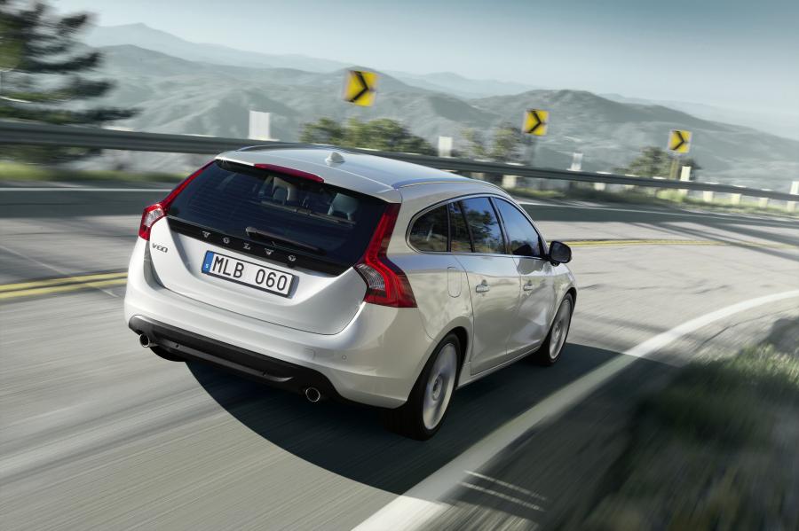  Volvo V60 2010 года  (фото 16 из 55)